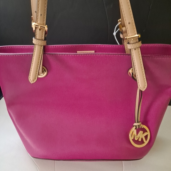 Micheal Kors - Picture 10 of 10